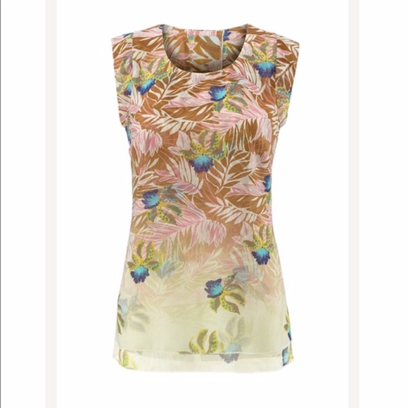 CAbi Tops - Cabi Parlor Top - Floral Print - Medium